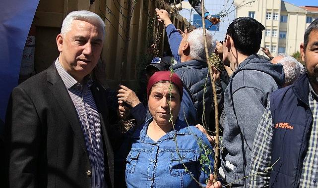 Bergama’da Ahlat Ağaçları ve Meyve Fidanlarıyla Kırsal Kalkınmanın Güçlü Kanalı: Aşılama, Dağıtım ve Yerel Dayanışma Rüzgarı