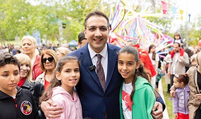 Birlik ve Renkler Diyarı: Çocukların 23 Nisan Coşkusu Balçova’da Işıyan Bir Işık
