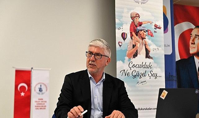 Bornova’da Muhtarlar Akademisi ve STK Buluşması: İş Birliğiyle Şehir Yönetimini Güçlendiren Adımlar