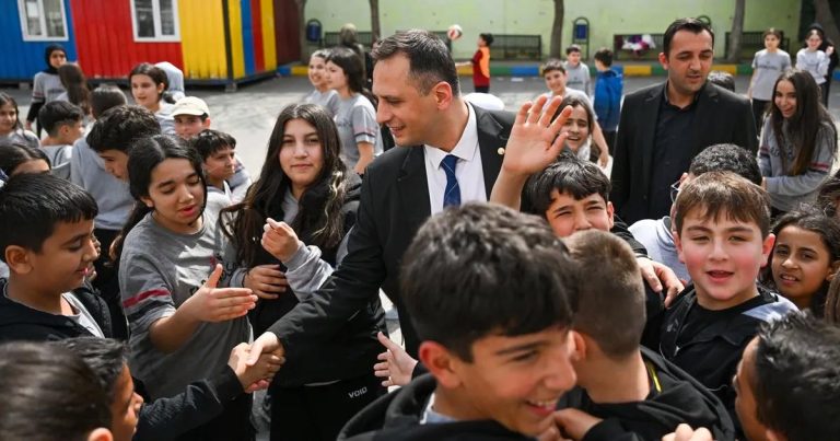 Bornova’da Öğrencilerle Buluşan Başkan Eşki: Güvenlik ve Eğitim İçin Somut Adımlar