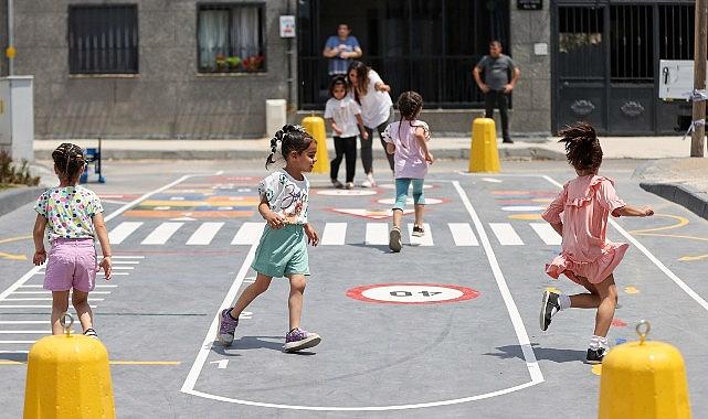 Buca’da 47 Mahallede Oyun Sokağı Rüyası Gerçeğe Dönüştü: Çocuklar İçin Şehrin En Güvenli ve Yeşil Noktası