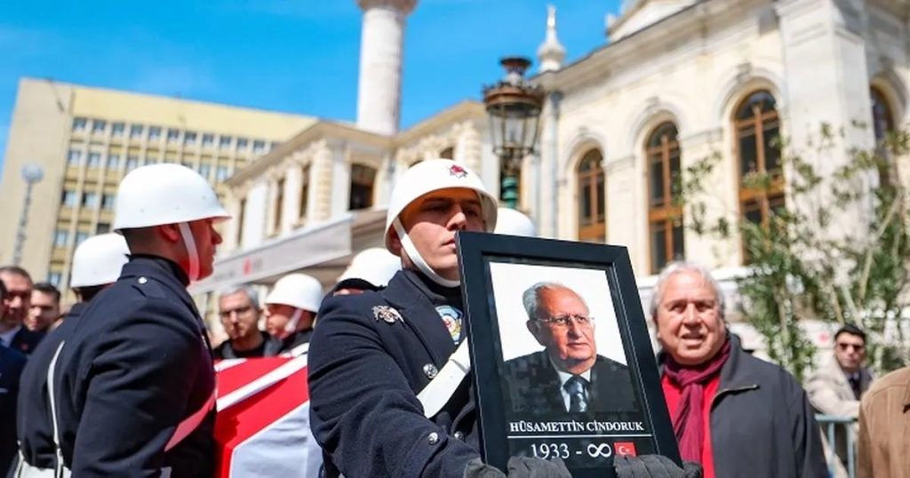 Cindoruk’un Cenazesine Yoğun Katılım: Türkiye Siyasetinin Önde Gelen İsmi Zincirlikuyu’da Toprağa Verildi