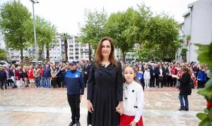 Çocuklar Gökkuşağı Gibi: Karşıyaka’da 23 Nisan’da Sivil Sevinç ve Geleceğin Mimarı Defne Tanrıkenle Devlet-Birlikte Yeni Bir Başlangıç