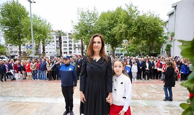 Çocuklar Gökkuşağı Gibi: Karşıyaka’da 23 Nisan’da Sivil Sevinç ve Geleceğin Mimarı Defne Tanrıkenle Devlet-Birlikte Yeni Bir Başlangıç