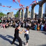 Çocuklar İçin Sahne Rüzgârı: İzmir’de Festival Coşkusu Efes Selçuk’u Sarstı