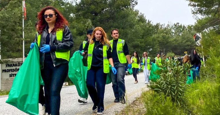 Doğa İçin Birlikte Yürüyoruz: Bornova’da Çevre Temizliği Seferberliğiyle Farkındalık Artıyor