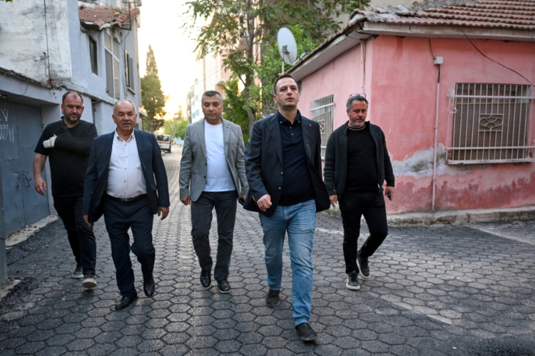 Egemenlik Mahallesi’nde Yağmura Karşı Şehrin Yenilenmesi: Kilit Parkeden Desenli Asfalta Geçiş