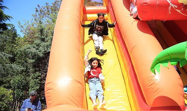 Geleceğe Koşan Minikler: Parklarda 23 Nisan’ın Renkli Yolculuğu