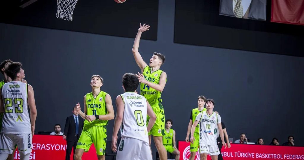 Geleceğin Parlayan Yıldızları: TOFAŞ, Mustafa Soykan Bağadır ve Kerem Çorumlular’a 5’er Yıllık Profesyonel Sözleşme