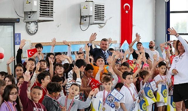 Geleceğin Yüzme Şiiri: Küçük Dalgalarla Büyük Hayallerin Saati