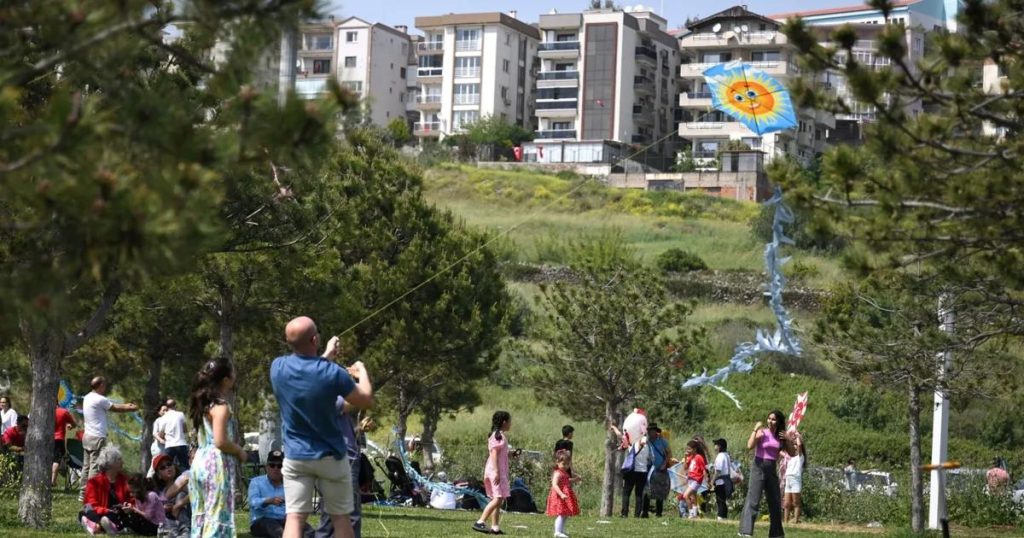 Geleneksel Uçurtma Şenliği Bornova’da Çocukların Gökyüzünü Renklendirecek