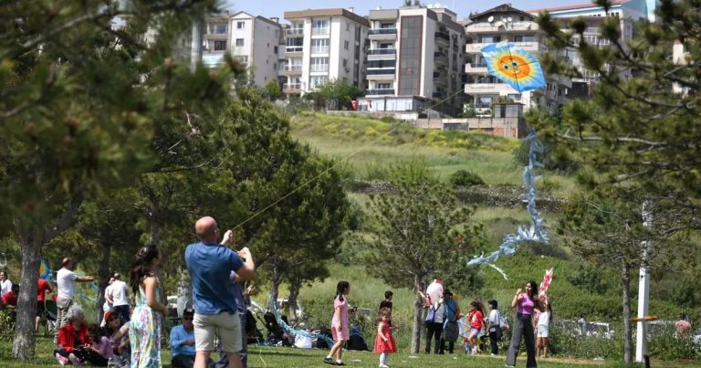 Geleneksel Uçurtma Şenliği Bornova’da Çocukların Gökyüzünü Renklendirecek