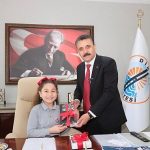 Gökkuşağı Şehre Dokunan 23 Nisan: Cumhuriyet Çocuklarının Işığıyla Dikili’nin Coşkusu