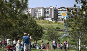 Gökyüzünü Renklerle Ören Şenlik: Uçurtmalarla Dolu Bir 23 Nisan Hikayesi