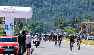 Güç ve Azimle Yolunda: Mustafa Tarakçı Beyaz Formayı Sırtına Alan Türk Bisiklet Şampiyonu