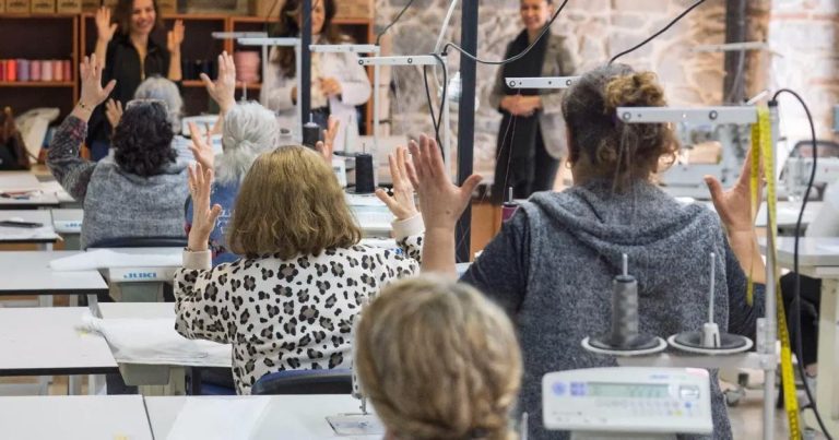 Halkapınar’ın Meslek Fabrikası Sesi Susuldu: Kurslar ve Umutlar Durdu, Gelecek İçin Yeni Ufuklar Aranıyor