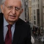 Hüsamettin Cindoruk’un Ani Kalkışı ve Türkiye’nin Siyaset Mezarlığında Beliren Anıları