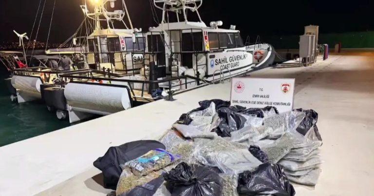 İçinde Büyük Operasyon: Denizden Uyuşturucu Dalgasını Durduran Büyük İsabet, 158 Kilogram Skunk Ele Geçirildi