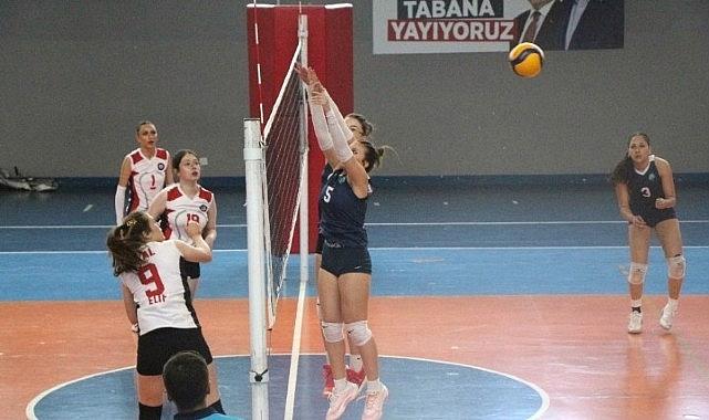 İnançla Kavuşan Zafer: Tire Kız Voleybolu Şampiyonluk Yolunda İrade ile İlerliyor