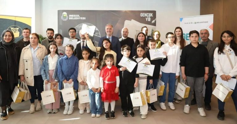 İnegöl’ün Nöbetçi Kitaphanelerinde En’ler Sahiplerini Buldu: Gençler Geleceğe Işık Tuttu