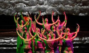 Işığın ve Duygunun Dansında: Mozart Requiem ile İzmir’in Ruhunu Kayan Bir Modern Balo