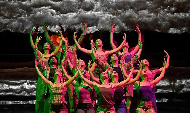 Işığın ve Duygunun Dansında: Mozart Requiem ile İzmir’in Ruhunu Kayan Bir Modern Balo