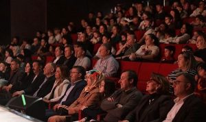 İtfaiyecilerin Işığında Büyüyen Umut: Ağaçların Düşünü Dumanı Yıkan Cesaretli Yürekler