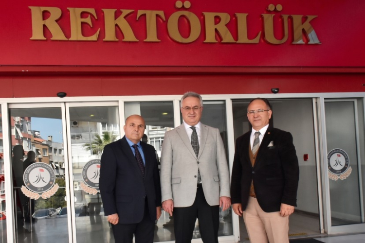 İzmir Demokrasi Üniversitesi’nde Uzundere Vizyonu ve Yapay Zeka Yolculuğu: Eğitimde Yeni Dönem Başlıyor