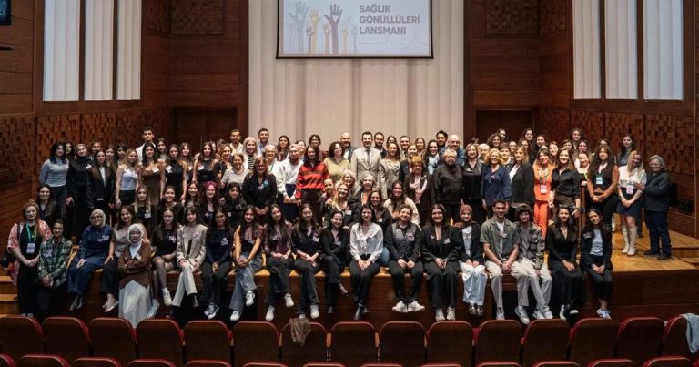 İzmir Tek Sağlık Çerçevesinde Sağlık Gönüllülüğü Projesiyle Topluma Yaygın Sağlık Okuryazarlığı