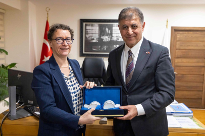 İzmir ve Fransa Şehirleri Arasında Köprüler Güçleniyor: Kültür ve Sağlık Zirvesinde Yeni İşbirlikleri