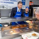 İzmir’de Kent Lokantaları 25 Liralık Umut Dalgası: Yamanlar’da Yeni Şubeyle Halkın Sofrası Genişliyor