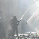 İzmir’de Metruk Bina Yangını: 25 Dakikada Müdahale ile Kontrol Altına Alınan Riskli Olayın Detayları