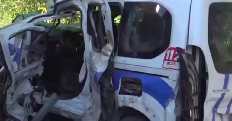 İzmir’de Zincirleme Kaza Faciası: 3 Ölü, 2 Yaralı ve Geniş Operasyon