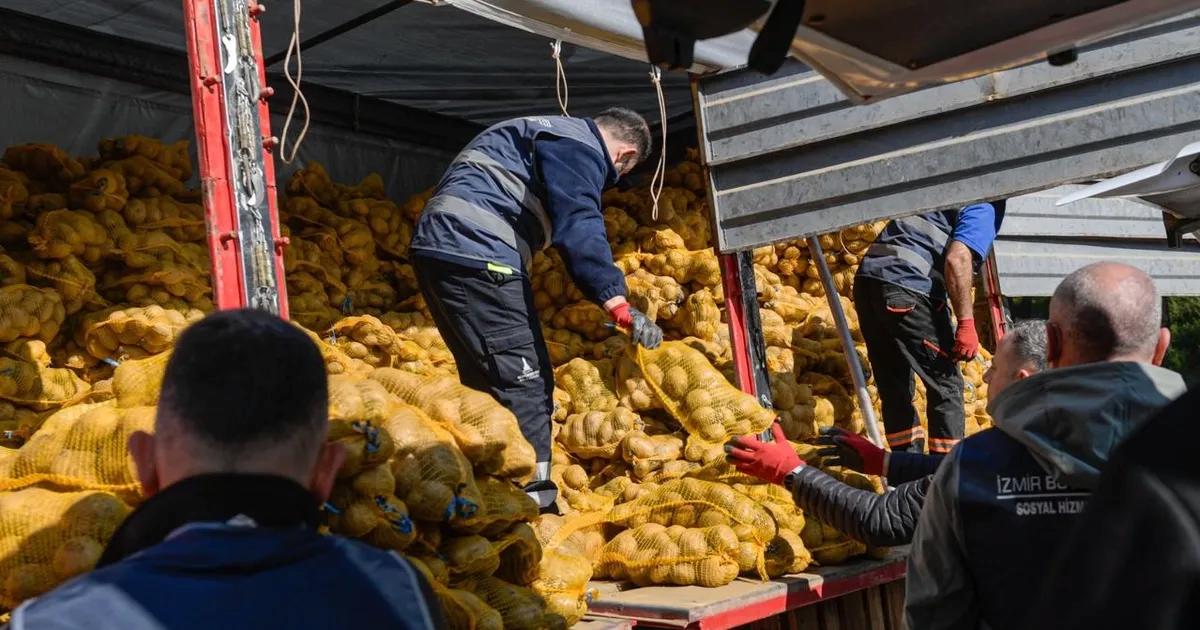 İzmir’in Dayanışma Hamlesi: Üretici ve Aileler İçin 300 Ton Patatesle Sosyal Destek Güçleniyor