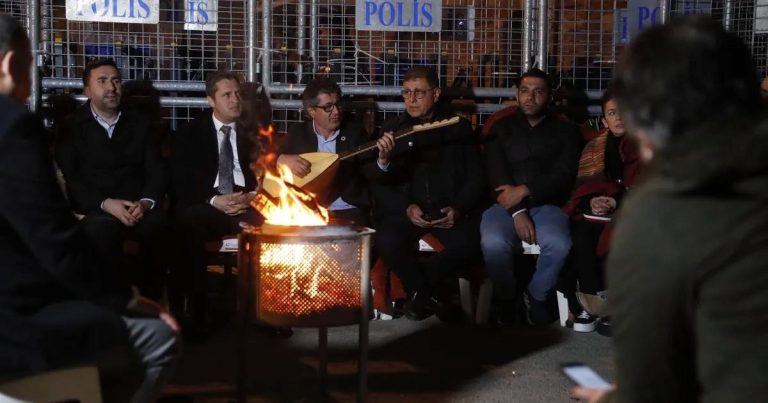 İzmir’in Direnişi: Meslek Fabrikası İçin Büyük Toplumsal Dayanışma ve Hukuk Mücadelesi