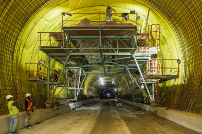  İzmir’in Onat Tüneliyle Buluşması: Şehrin Ulaşımında Devrim Niteliğinde Bir Doğuş 