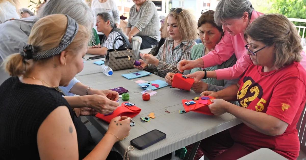 Kadın Buluşmalarıyla Görünmeyen Emeğe Işık Tutuluyor: Dayanışma ve Yetkinleşme İçin Her Ay Yeni Tema