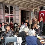 Kemeraltı’nı Geçit Töreni: Nilüfer Çınarlı Mutlu’nun Esnaf ve Şehrin Ritmiyle Dolu Sözü