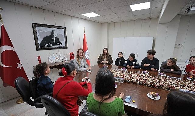 Kentin Nabzı: Çocuk Meclisiyle Işıyan Ufuklarda Demokratik Renkler