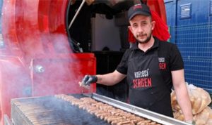 Kentin Ruhunu Pişiren Işıklar: MasterChef Şeflerinin Rotası İzmir’in Lezzet Işıltısı