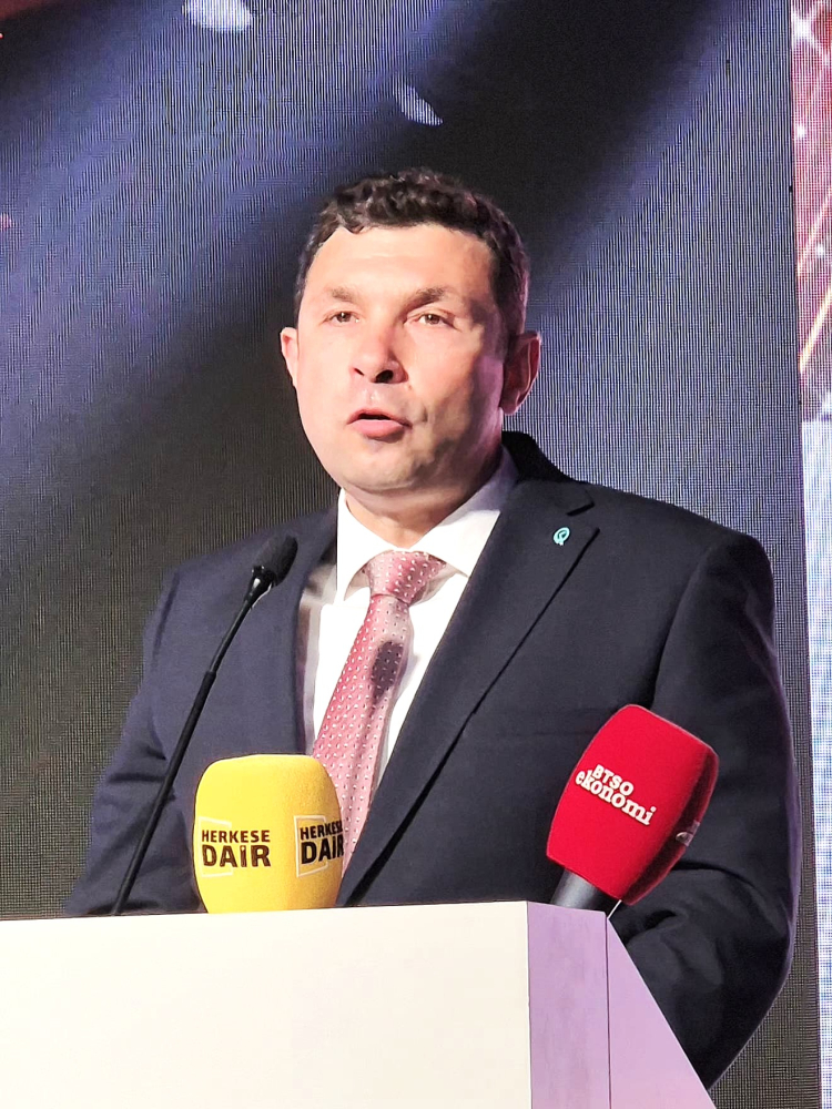 Kırılma Noktasıyla Şehrin İş Dünyası Bir Araya Geldi: KalDer Bursa ve BUSİAD’ın Sempozyumu Sahne Aldı