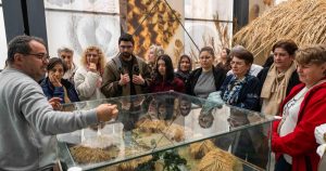 Kuşaklar Arası Buluşma: Gençlik ve Yaşam Deneyiminin Dijital Yolculuğu