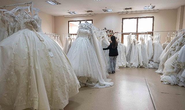 Mutluluğa Atılan İmza: Gelinlik Bağışıyla Genç Çiftlere Umut ve Destek