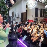 Nostalji Rüzgârı: İzmir’in Sokaklarında Dario Moreno’nun Armağanı ve Şenlik Dinamikleri