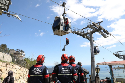 Ordu'da Teleferik Tatbikatı: Ekipler Halatlarla Kaynakları Aşarken Senaryoya Gerçeklik Katan Müdahale