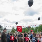 Renkli Uçurtmalarla Dolu Bornova Şenliği: Bayram Coşkusu ve Demokrasi Mesajı Bir Arada