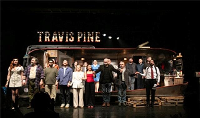 Sahnenin Halkıyla Yükselen Ses: Halktan Biri’nin Parlak Perdesi ve Şehrin Nabzı