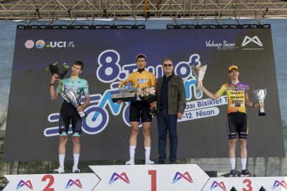 Tour of Mersin’de Final Coşkusu ve Ödül Töreni: Yüzlerce Sporcu, Kupanın Parıltısında Buluştu