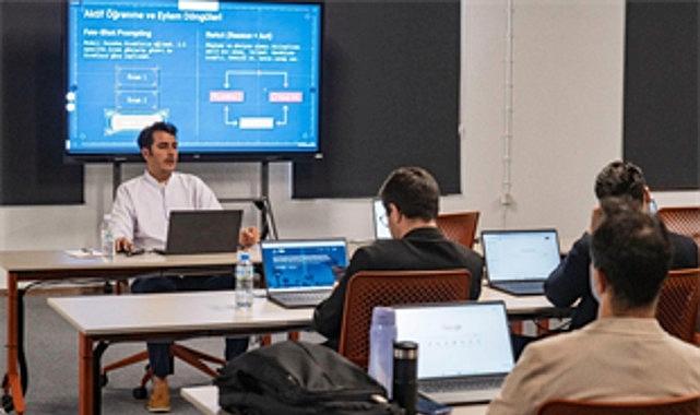 Yapay Zeka Eğitimiyle Şube Müdürleri Verimlilikte Zirveye Taşınıyor: İzmir’in Dijital Deneyim Merkezi’nde 165 Bürokratik Lider Vizyonu