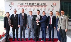 Zaferin Adı Önderbeyim: Geriye Dönüp Buca’nın Köklü Geleneğini Taşıyan Anlar